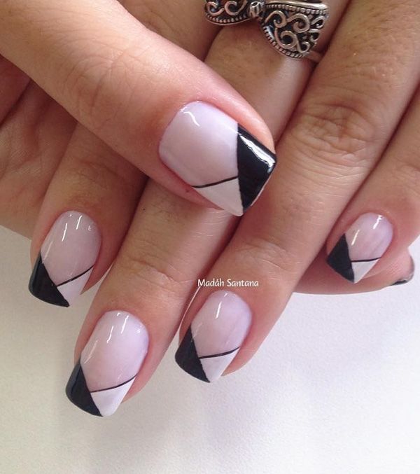 Amazing black & white Chevron design nail art