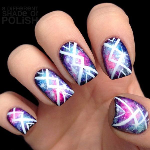 Gorgeous galaxy design Stripe nail art