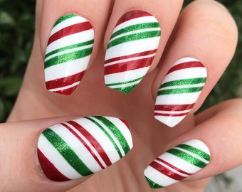 Latest color lines Christmas nail art