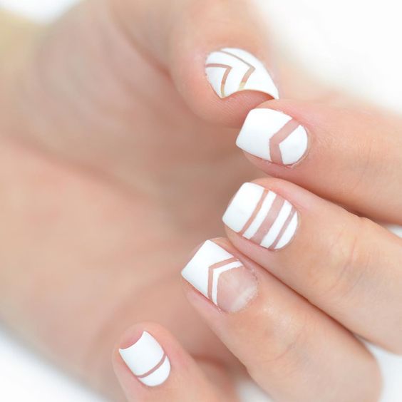 Plane white Chevron design nail art